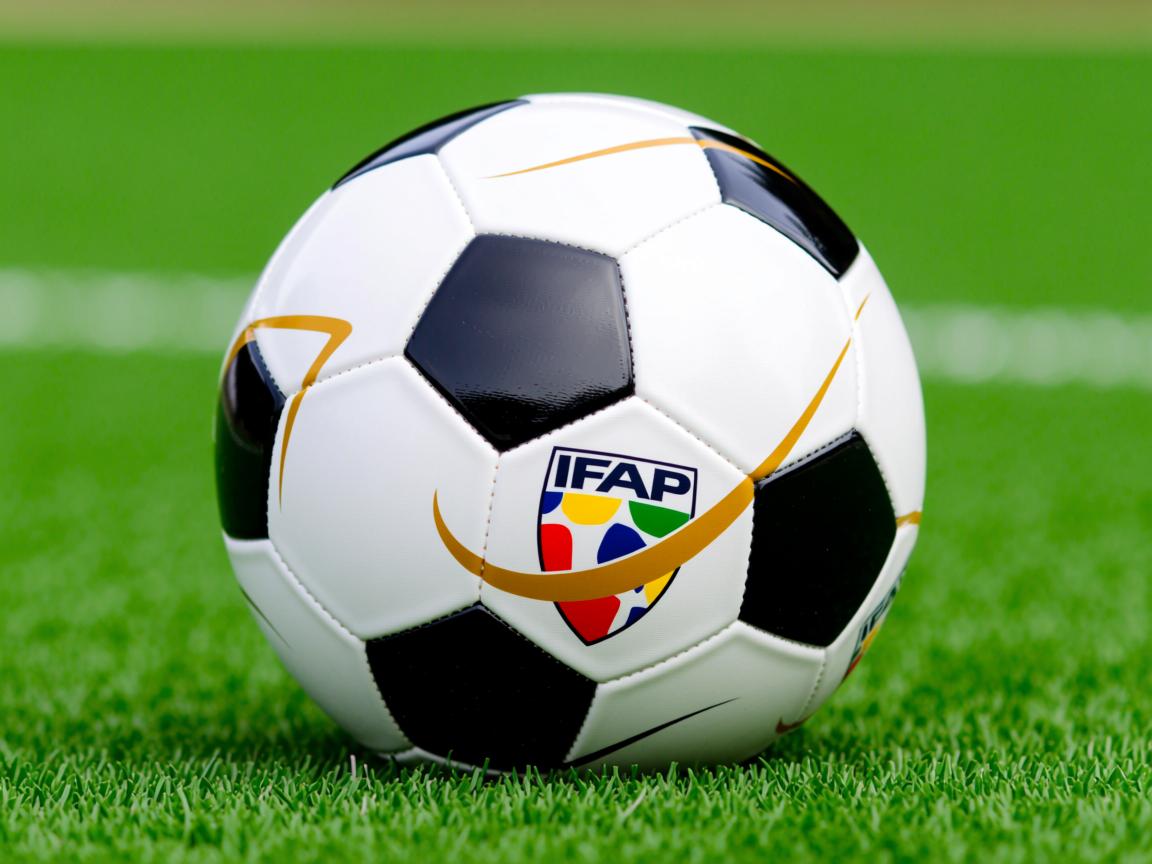 九游网页版入口-“水上救生：三叉湖游泳馆上演紧张刺激的竞技救援”  第3张