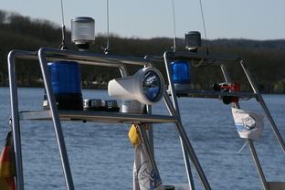 九游娱乐官方-“水上救生:三叉湖游泳馆赛场英勇与智慧并肩作战” 第2张